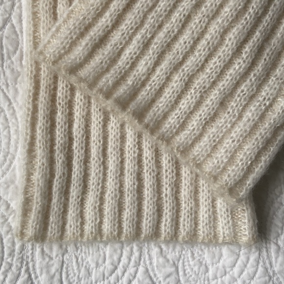 Apparis Anita Two Tone Ribbed Knit V Neck Sweater Cream Tan Large NEW - Picture 7 of 16